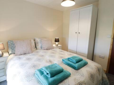 Ty Rhos, Farm Stay, Sleeps 4, Rhoshirwaun 2 Miles From อาเบอร์ดารอน ภายนอก รูปภาพ