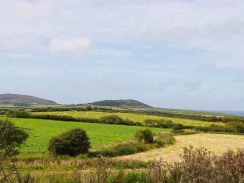 Ty Rhos, Farm Stay, Sleeps 4, Rhoshirwaun 2 Miles From อาเบอร์ดารอน ภายนอก รูปภาพ